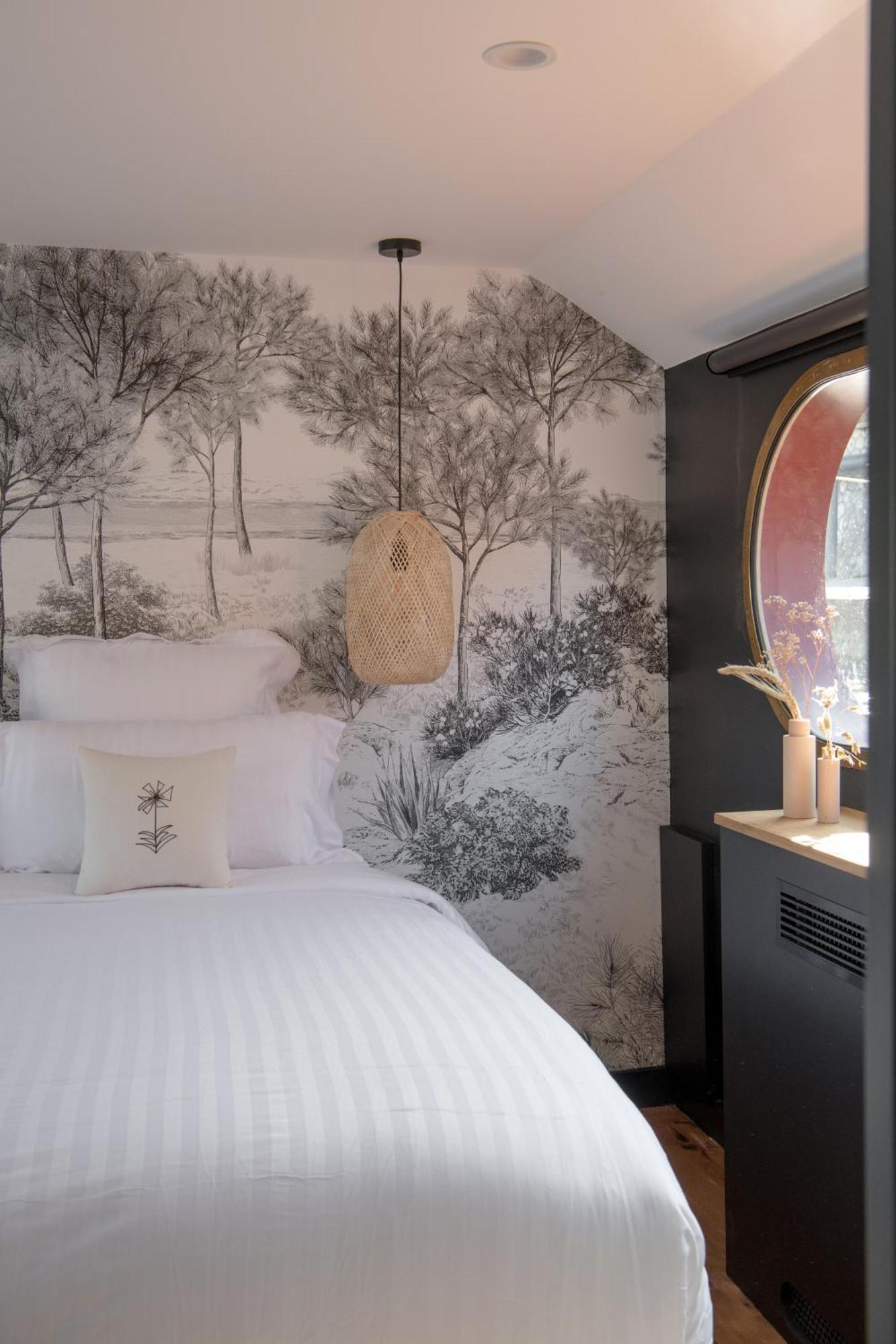 La Peniche - Bed And Bicycle - Tournon 호텔 외부 사진